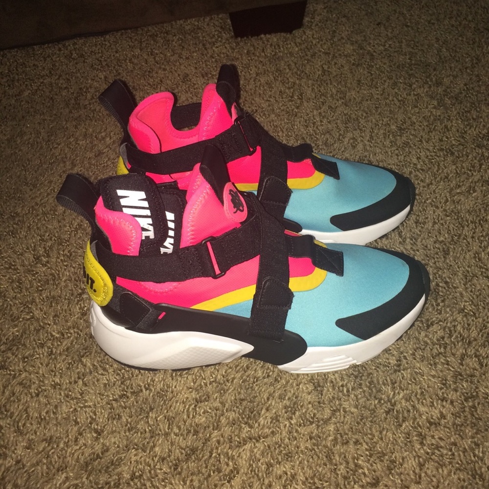 Nike air huarache city size 8